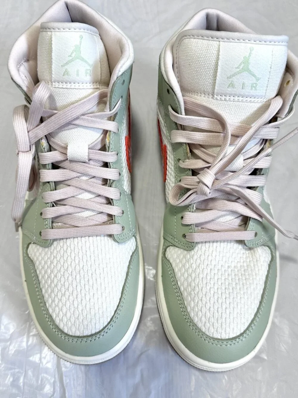 NEW Nike Women's Air Jordan 1 Woven Olive Aura Size 8.5 II0570-302 NO BOX